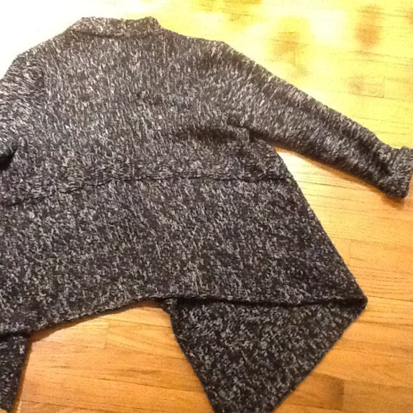 Black and White Sweater Jacket - Picture 4 of 4